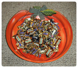 Halloween candy bowl.jpg